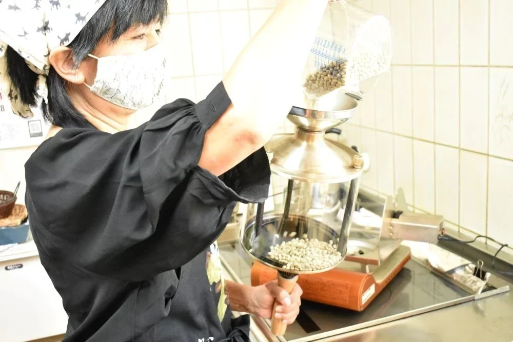 豆を入れる