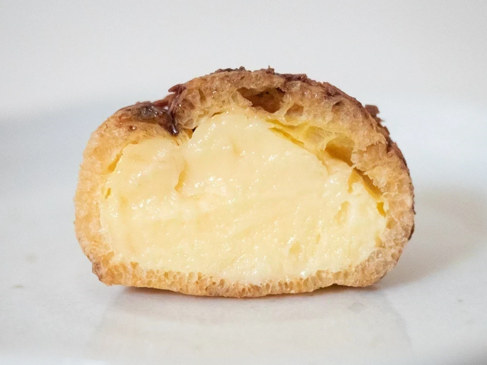 虎屋：そっくりスイーツ たこ焼きにしか見えないシュークリーム