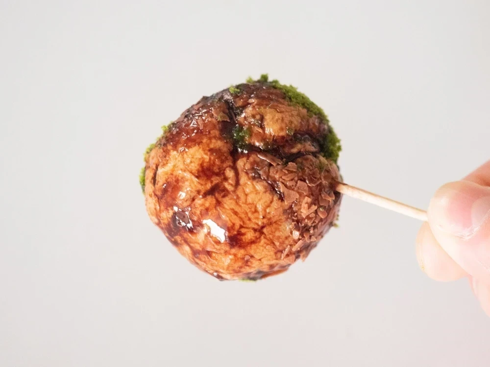 虎屋：そっくりスイーツ たこ焼きにしか見えないシュークリーム