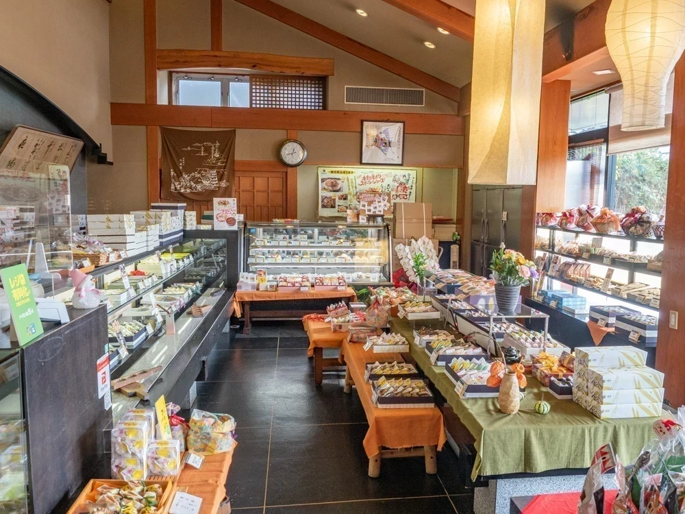 虎屋：本店 店内