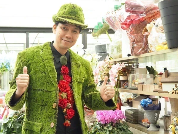 フローリスト萬／フラワーアートディレクター 萬木 善之さん ～ 植物で人を笑わせるお花屋さん