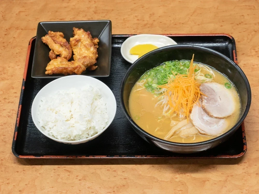 とんぺい:B定食 (ラーメン)