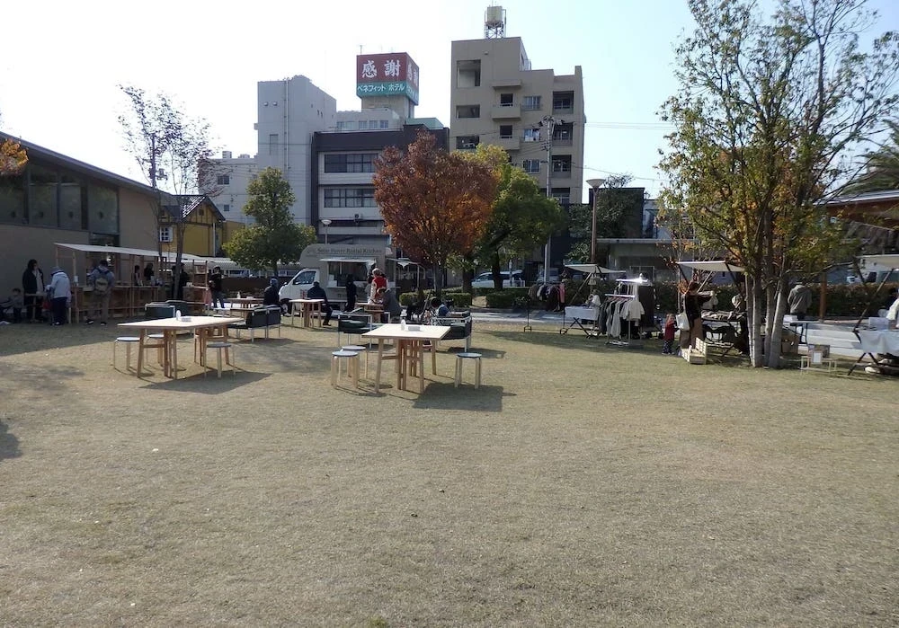 ニワサキマルシェ青空図書館