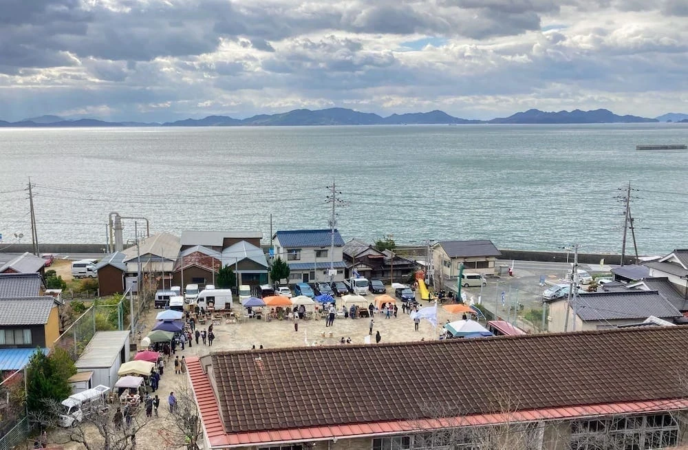 うみの市(令和3年12月4日・5日) ～ 笠岡市のシェアアトリエ海の校舎でモノ・コトを生みだすイベント開催