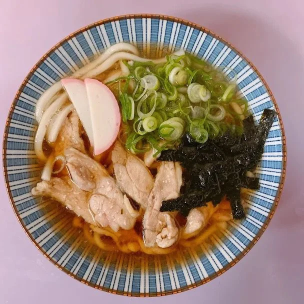 かしわうどん (提供：みやち)