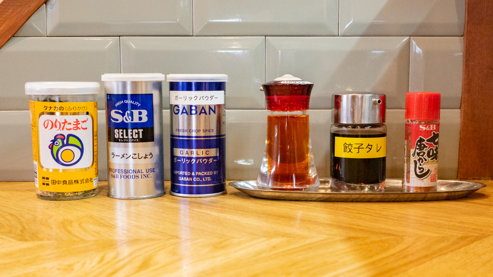 卓上の調味料
