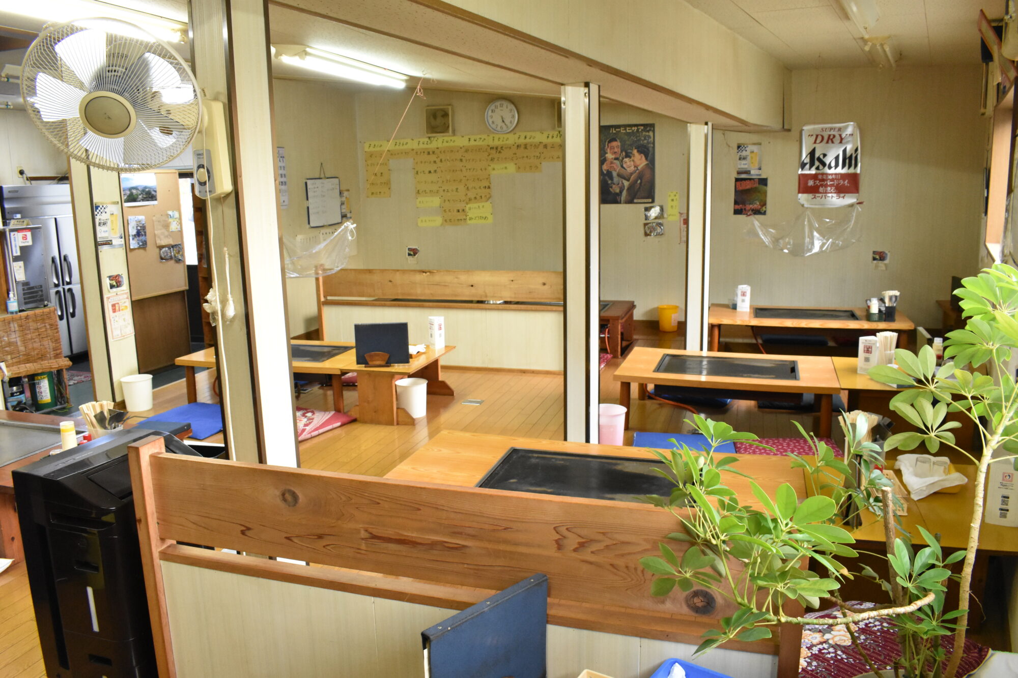 広々としたパル店内
