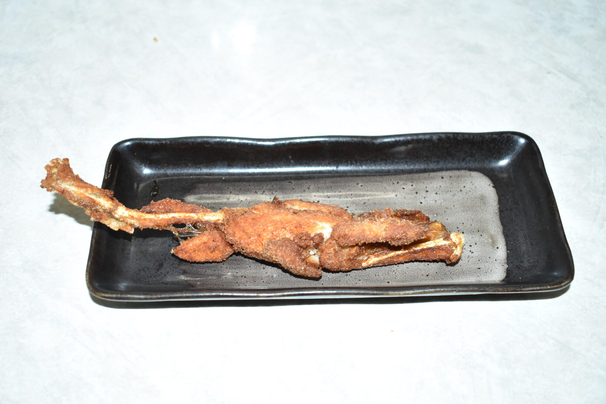 カエルの足の唐揚げ 490円(税込)