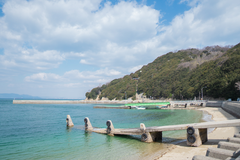 小飛島の浜辺