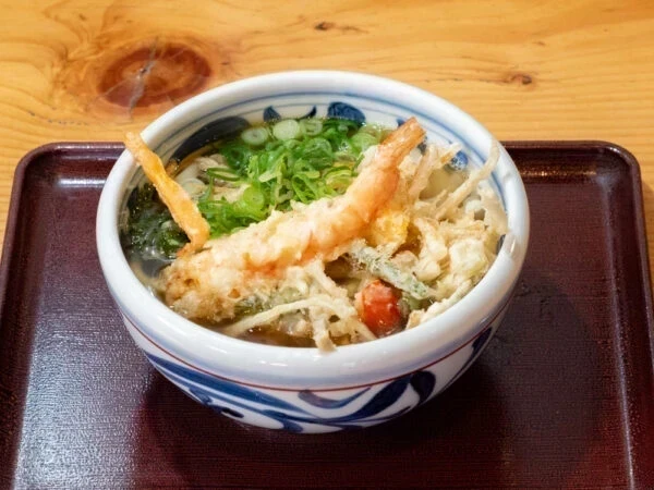 饂飩屋 康平衛 〜 ホッと落ち着く味わいのダシとモッチリとしたコシの麺にこだわる手打ちうどん店