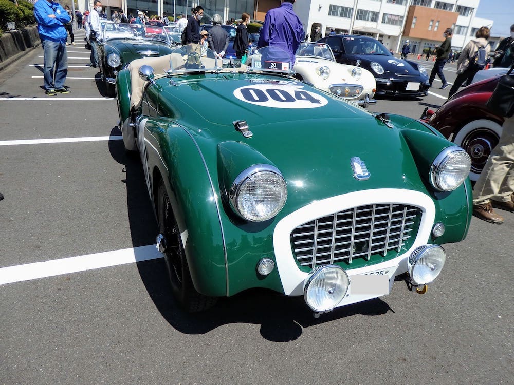 笠岡市民会館に集まったクラシックカー・ヴィンテージカー