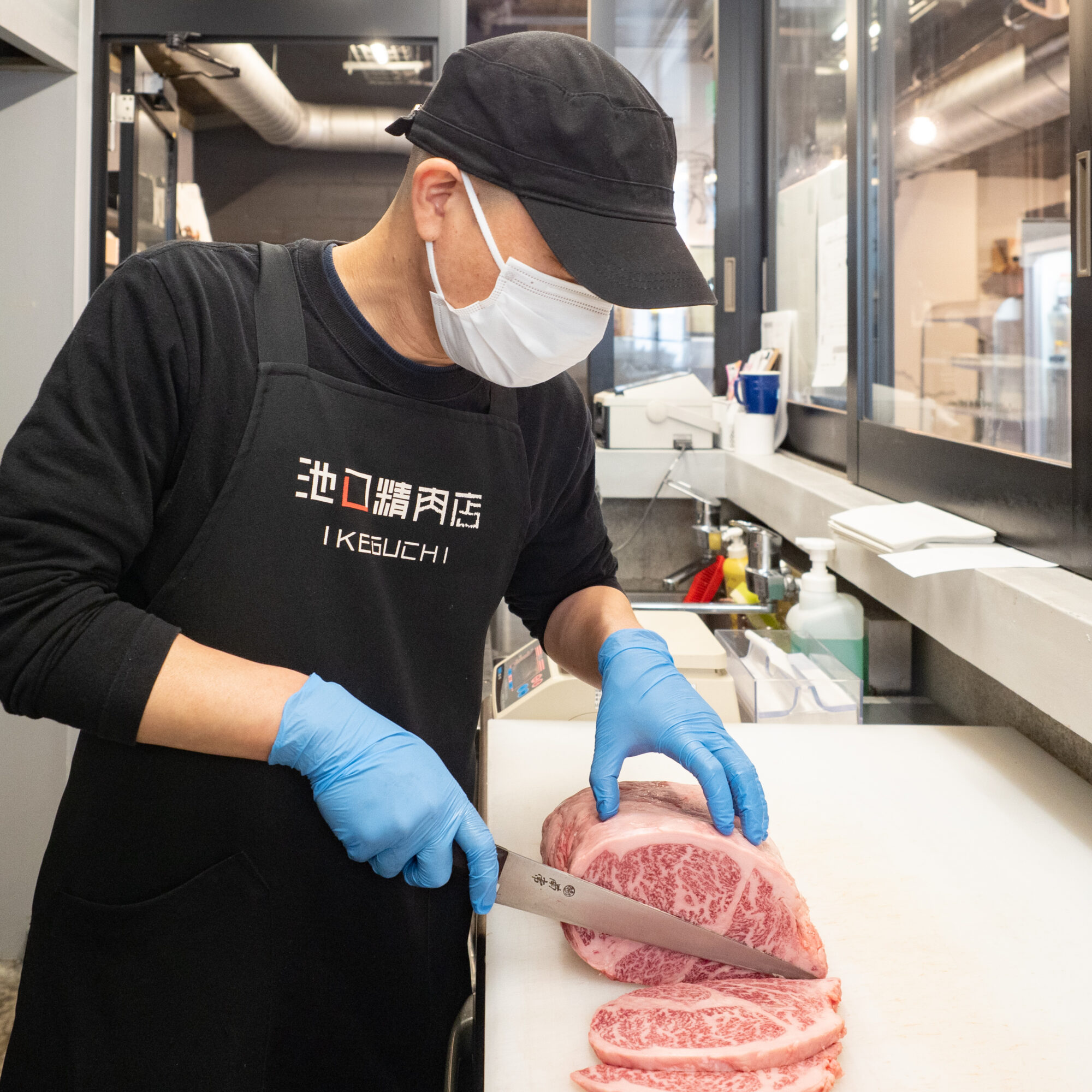 池口精肉店 福山駅前店：店長 仙波篤史さん