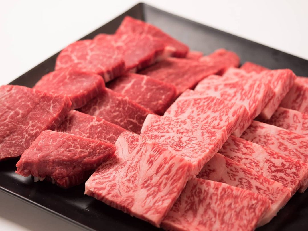 黒毛和牛ロース・ヒレ食べ比べ焼肉セット（写真提供：池口精肉店）