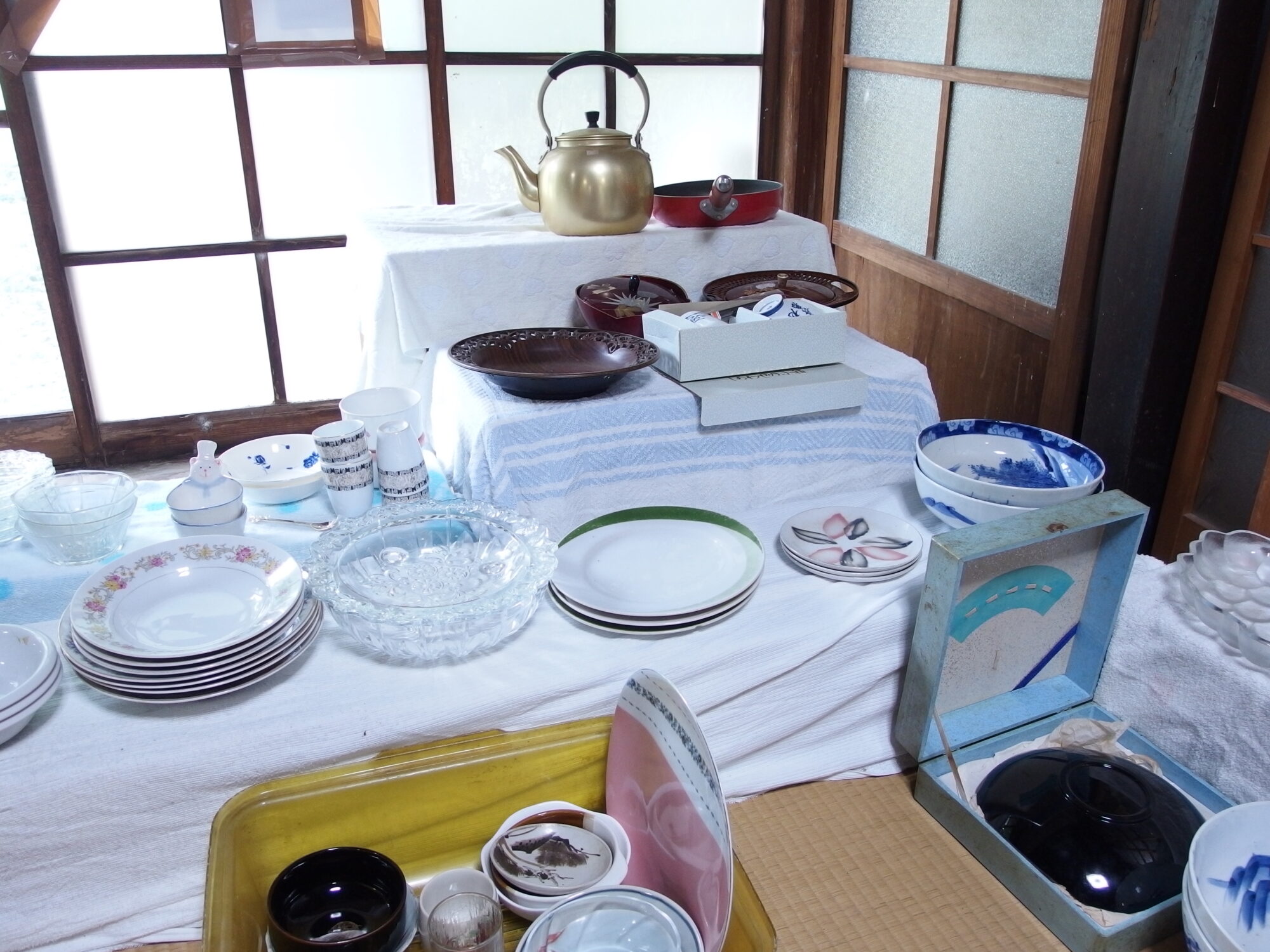 古民家の残り物もっていってくだ祭の品物のお皿