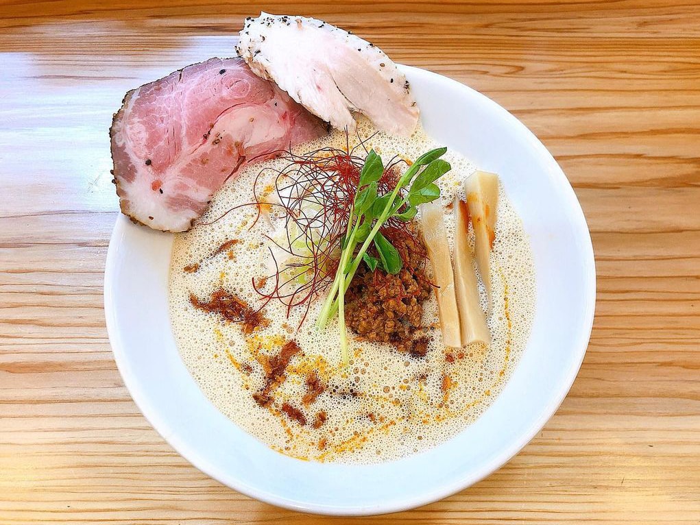 以前の限定メニュー：鶏泡担々麺 (提供：草戸ベース)