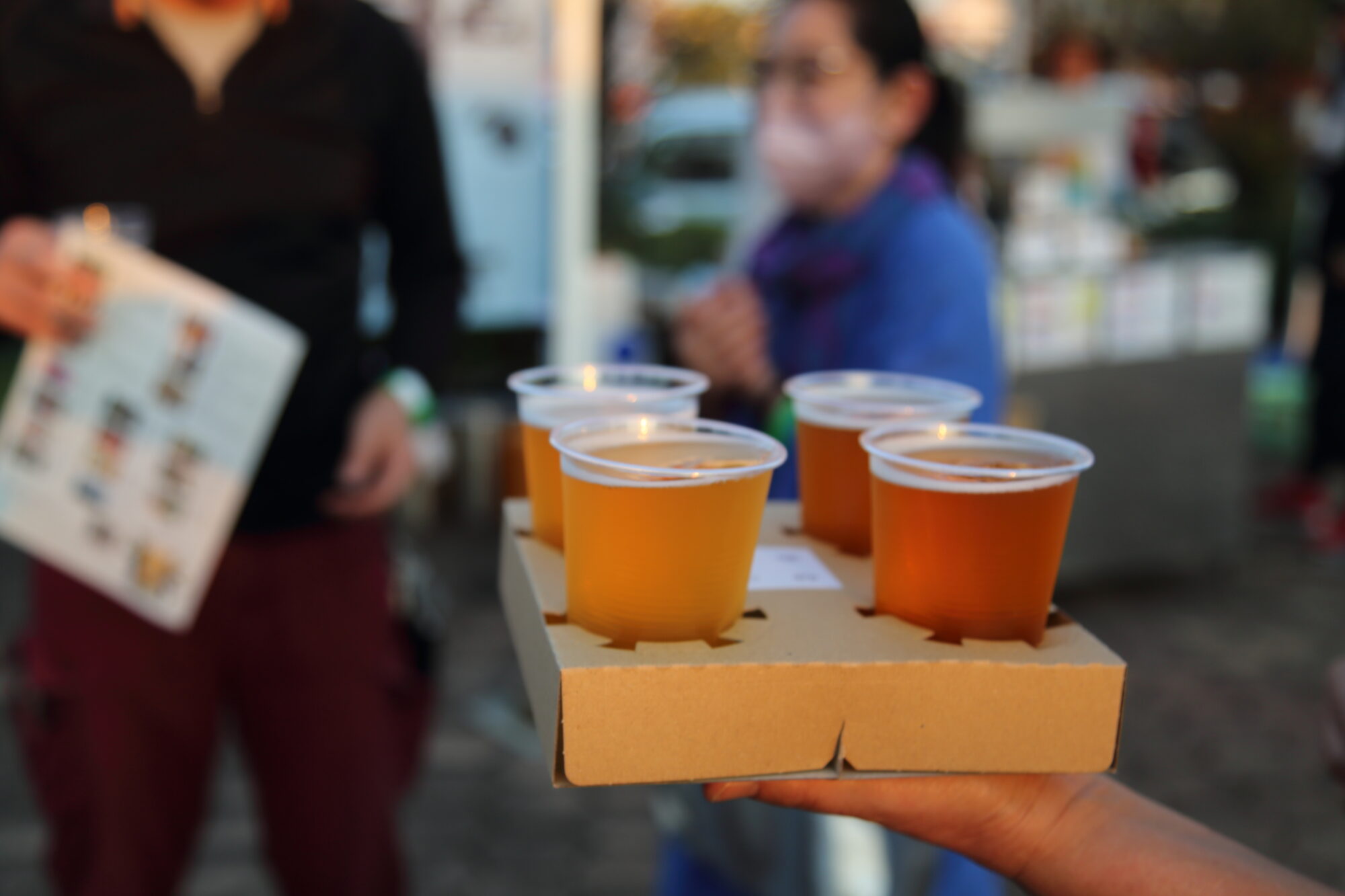 クラフトビールの飲み比べ