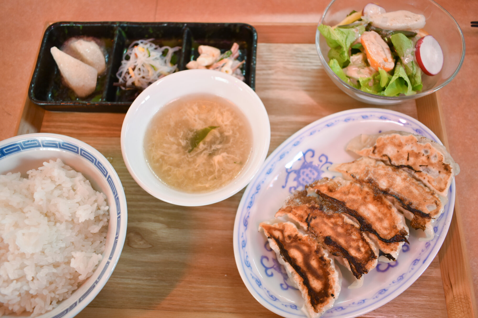 紋楼餃子定食