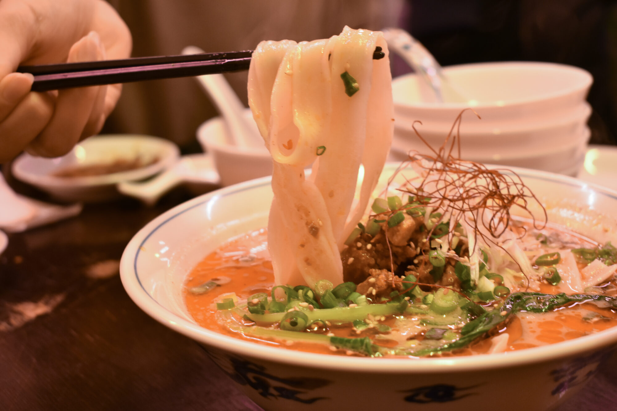 坦々刀削麺