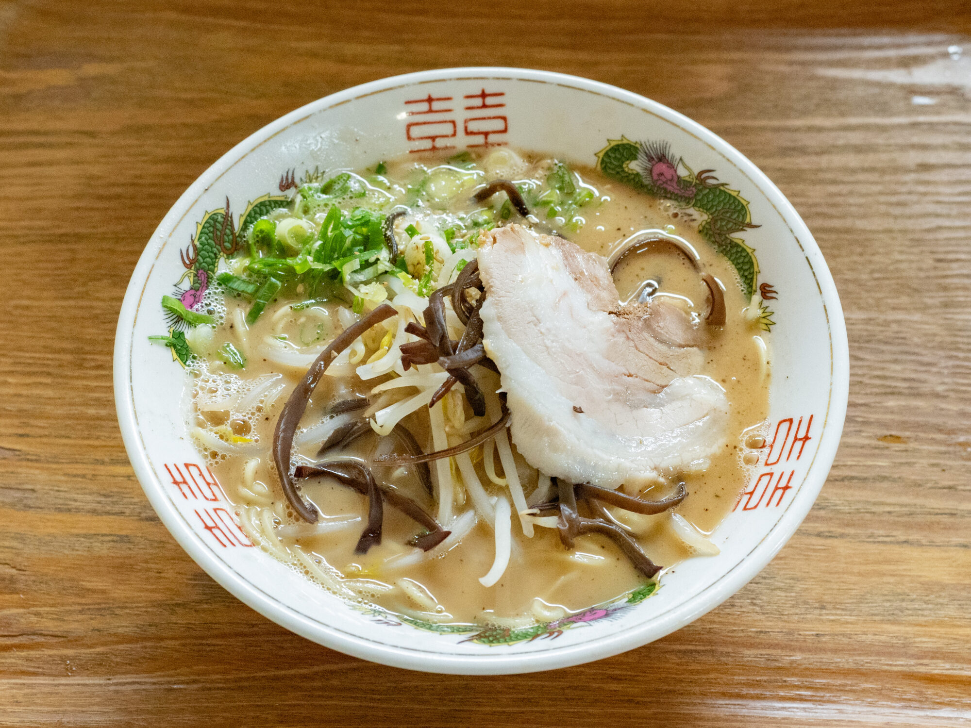 基本メニューの「福山豚骨ラーメン」も1・2を争う人気 (過去の訪問時に撮影)