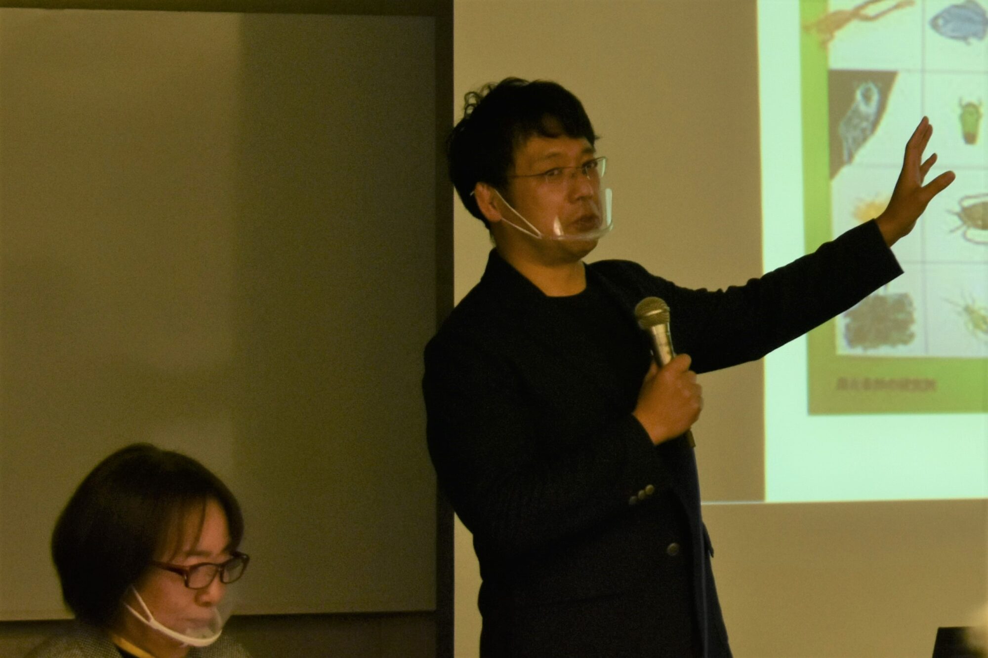 講演中の楠本さん