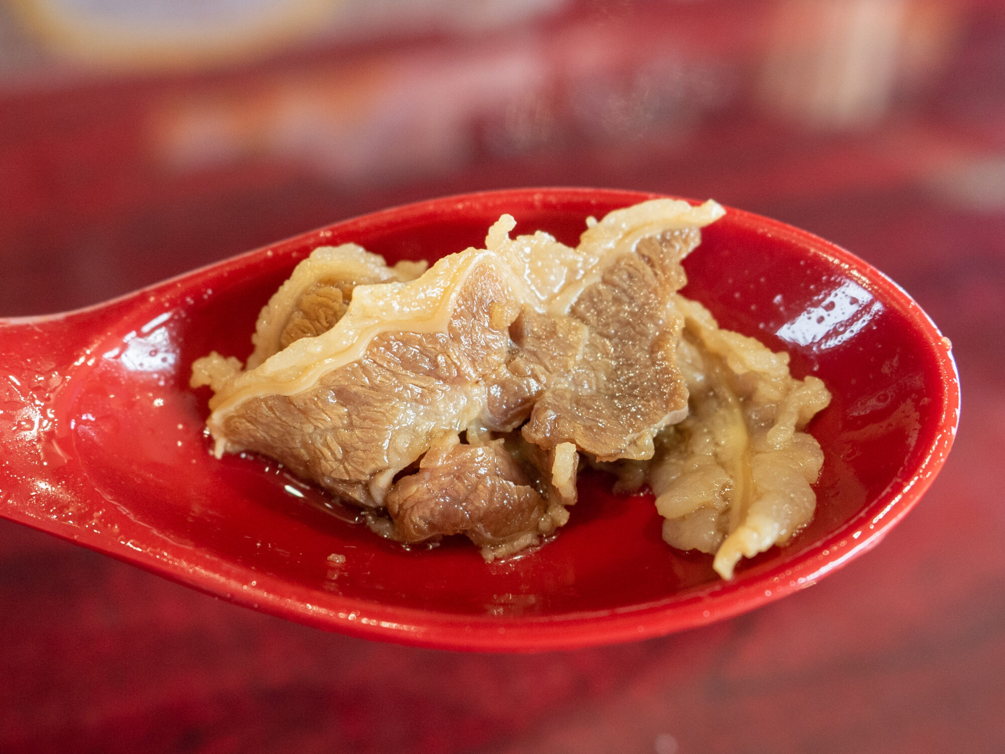牛肉は、甘辛く煮たものが入る