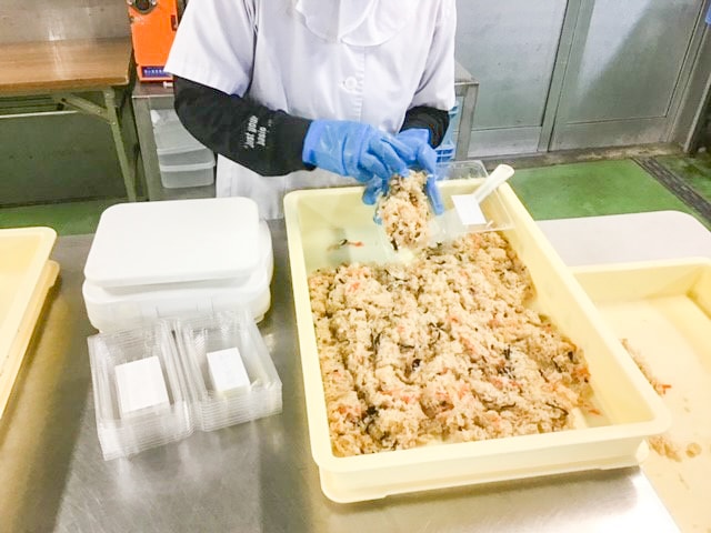 おこわの製造風景(提供：千萬喜家)
