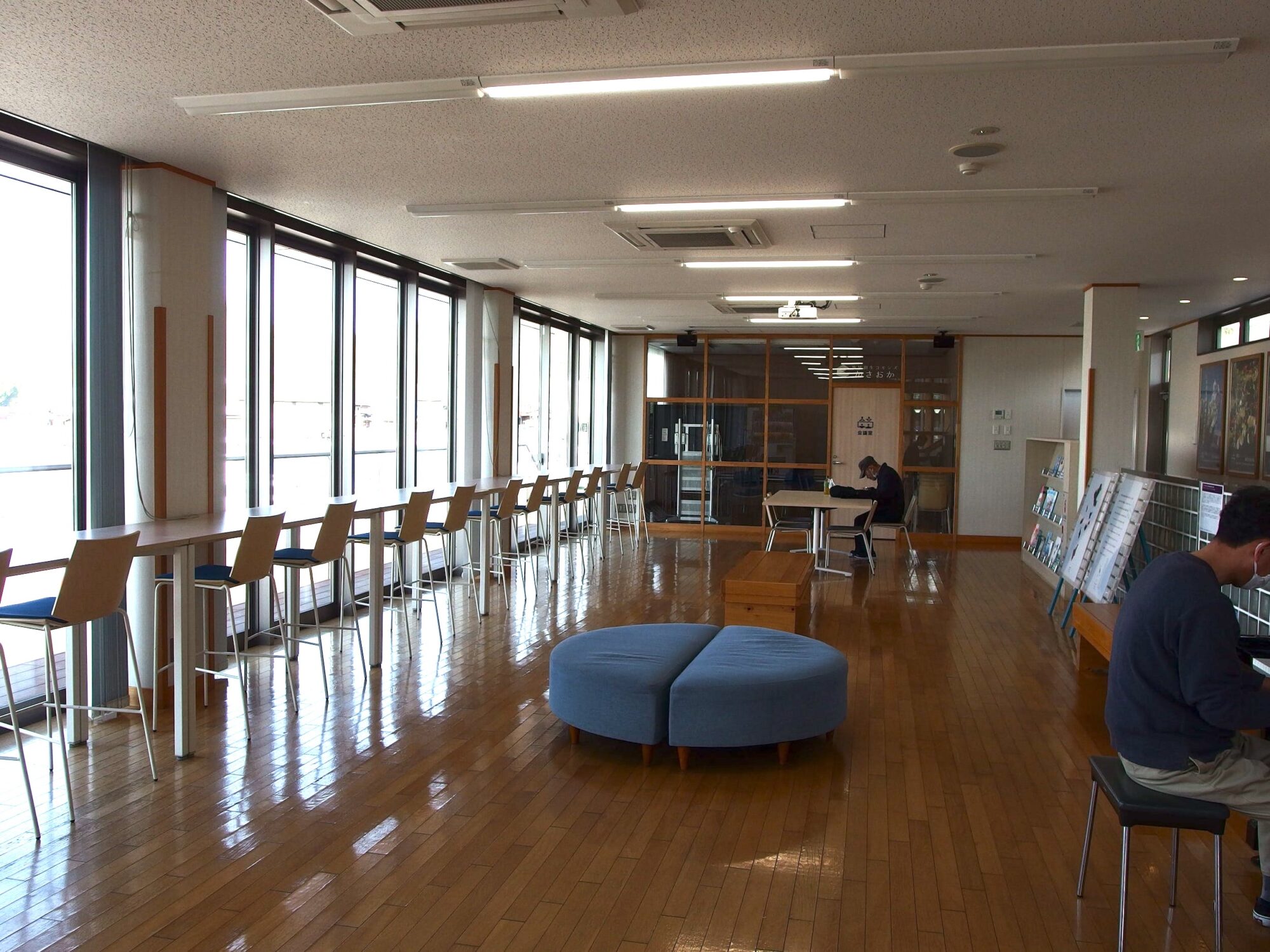 コンテスト会場である笠岡諸島交流センターの多目的スペース