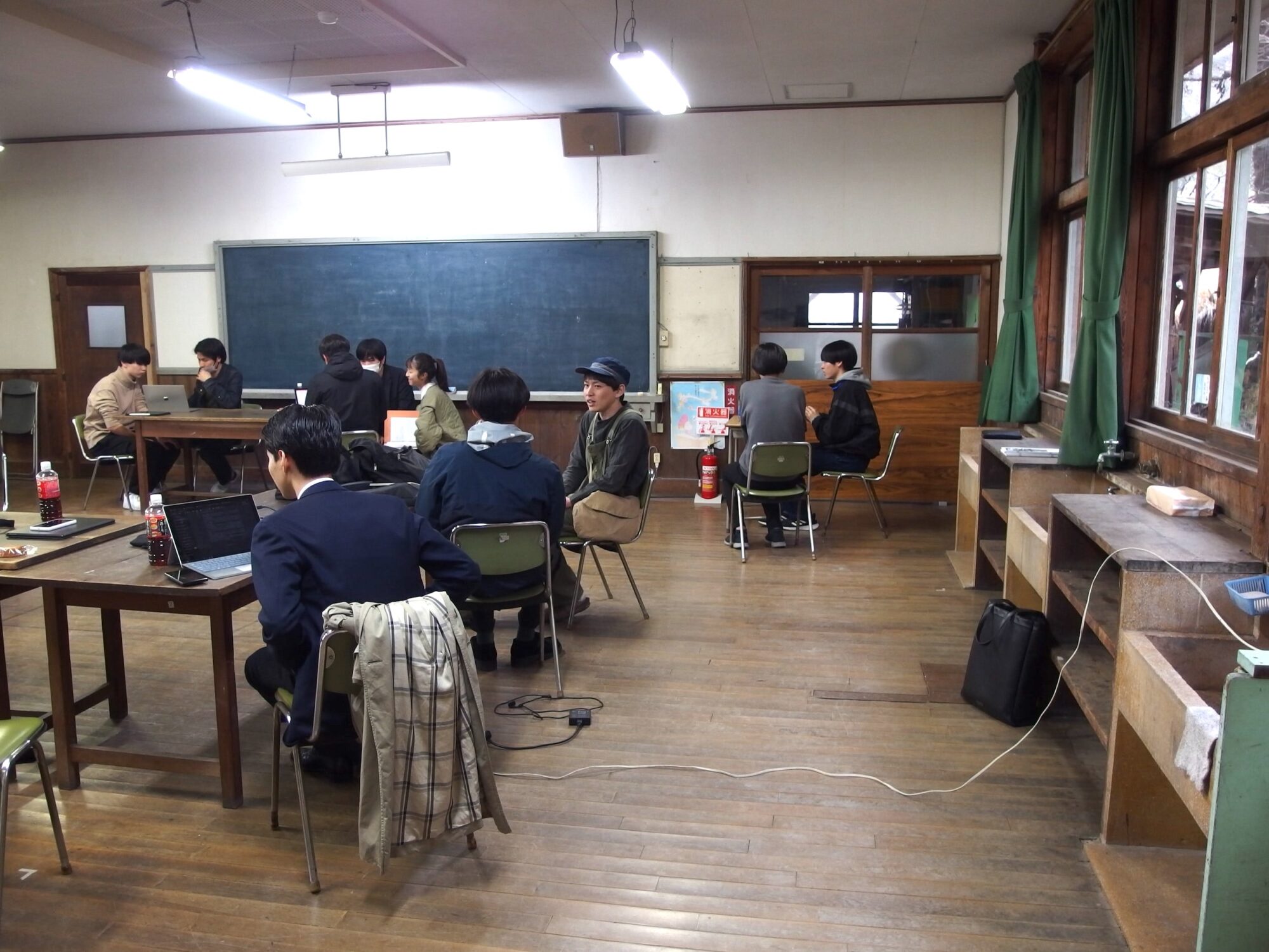 自分のプランを見つめ直す学生たち