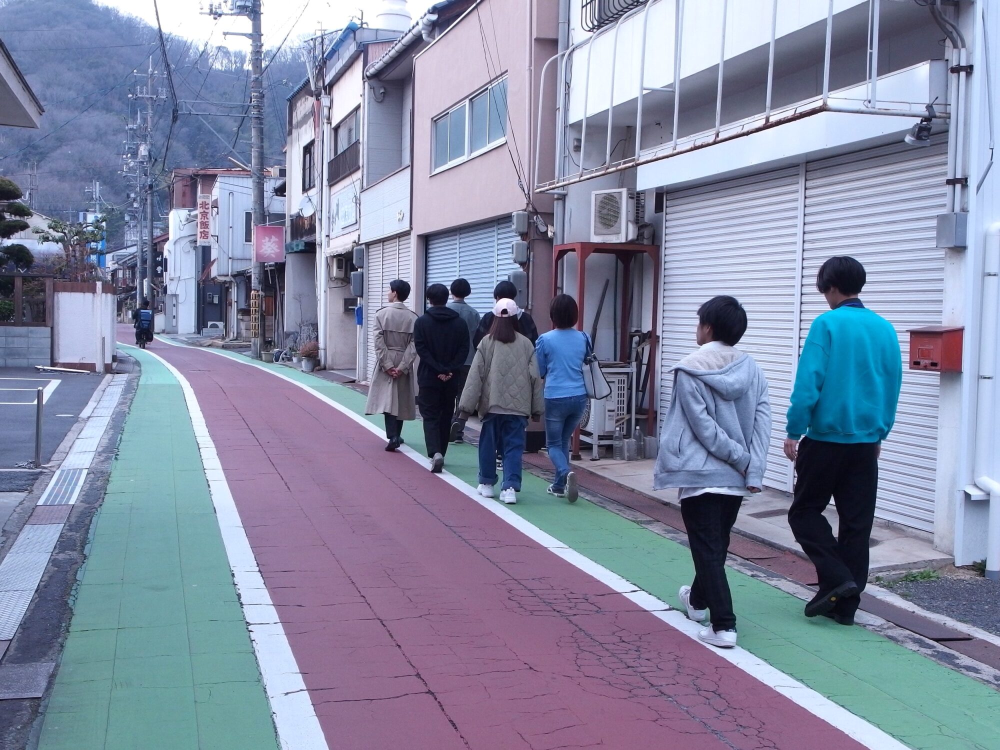威徳寺を目指し進む