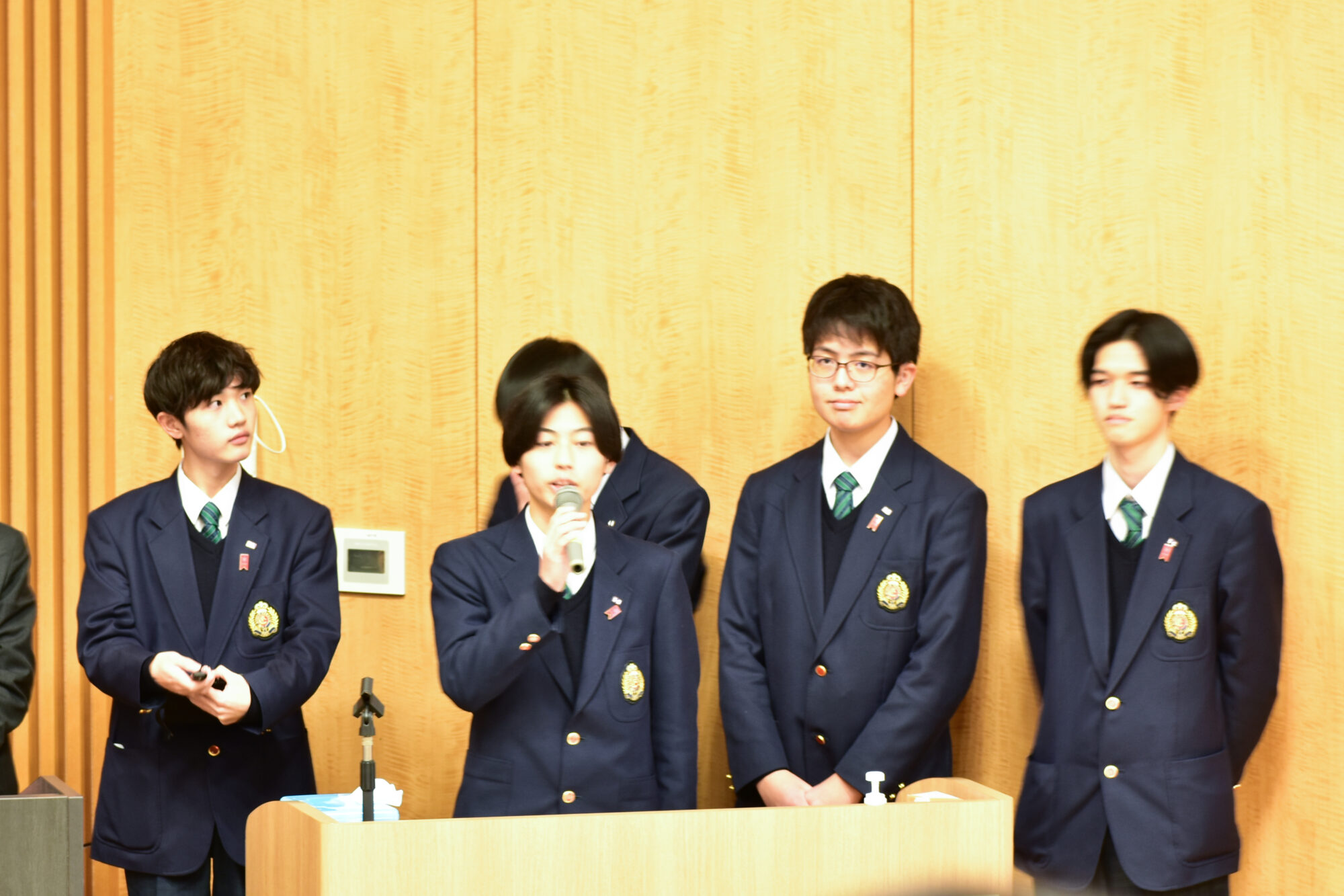 盈進学園