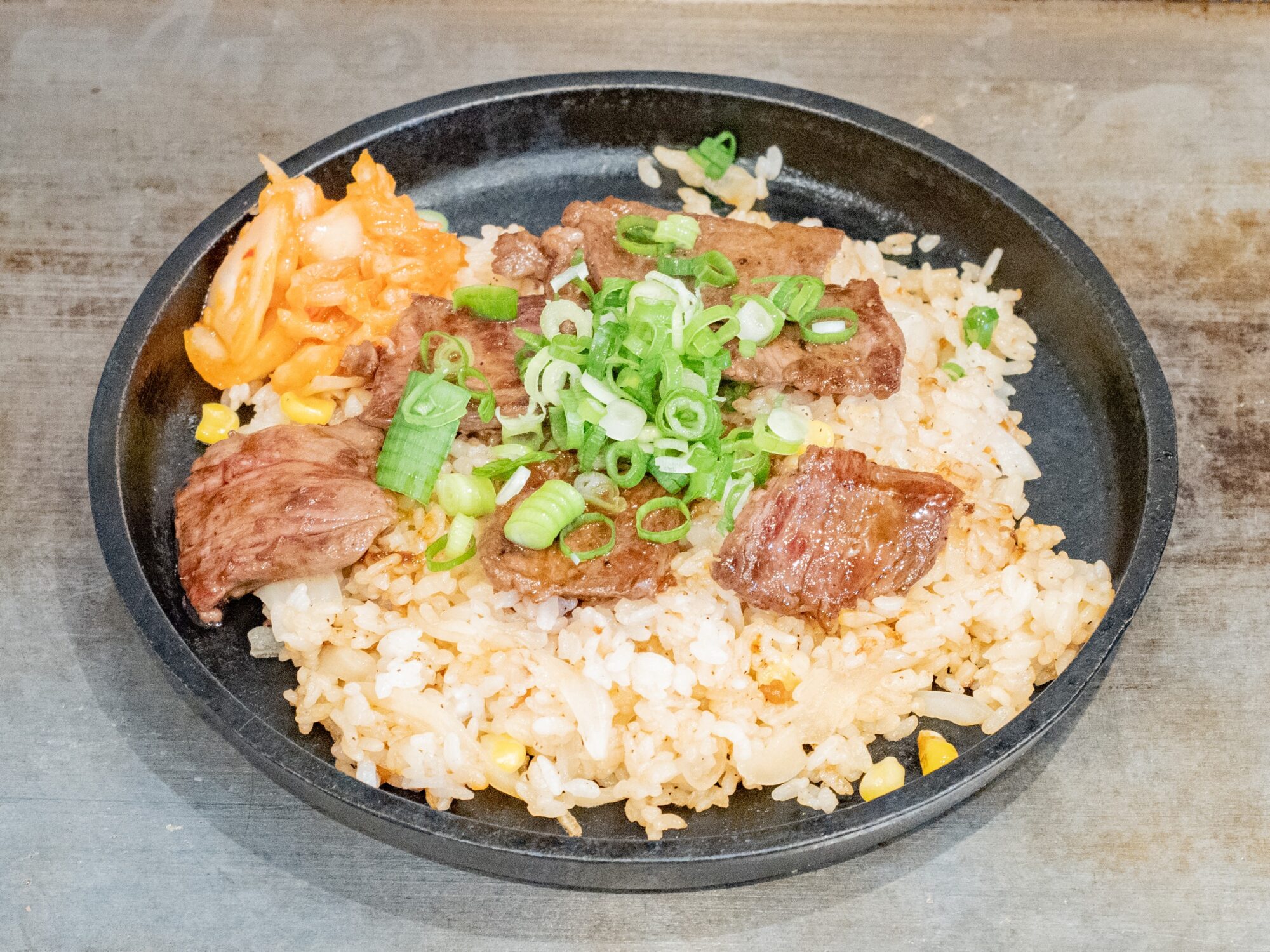 大地の母 本庄店：ガーリックバター飯 牛ハラミ飯