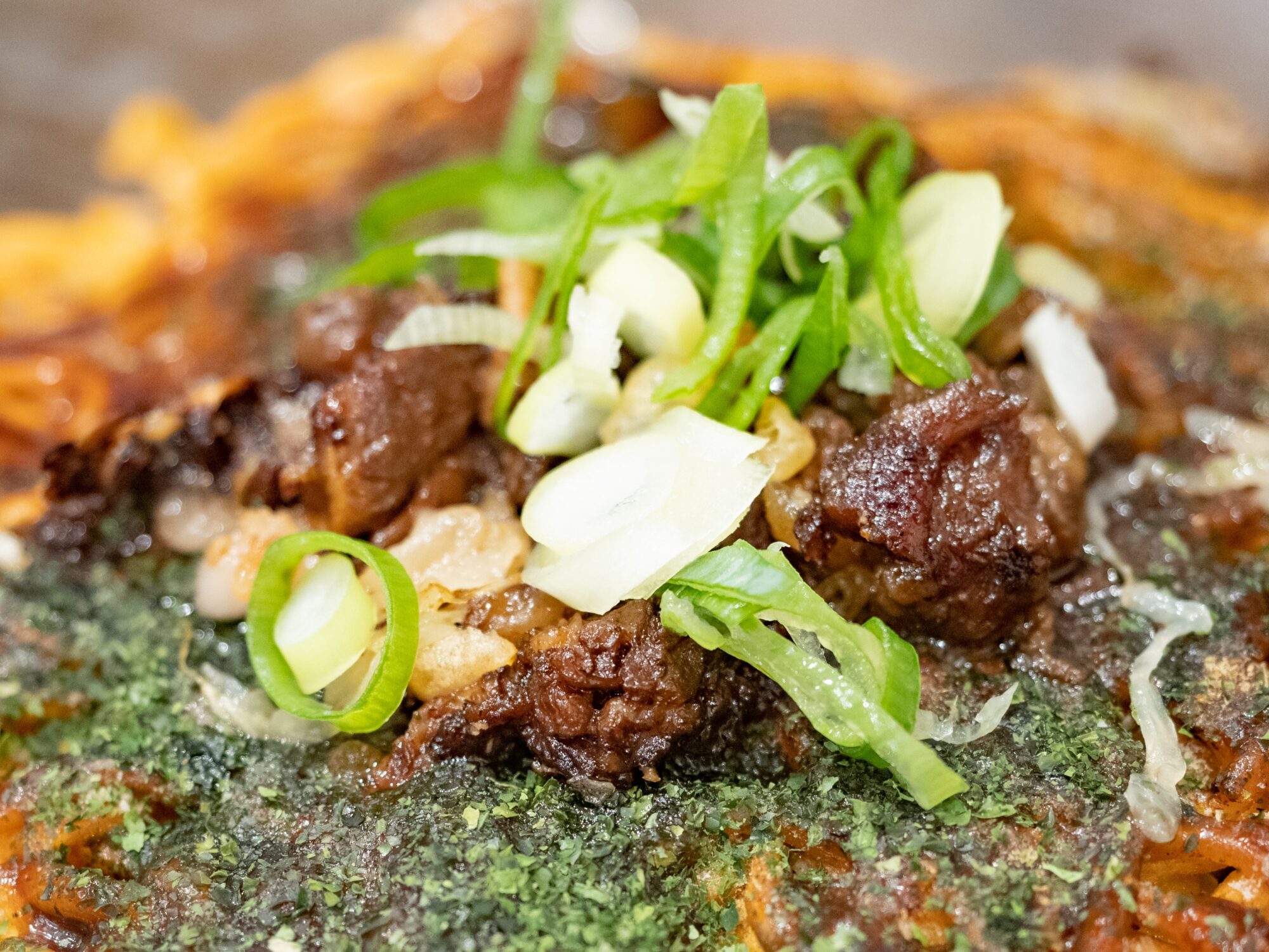 大地の母 本庄店：牛すじ煮込み玉そば 辛麺変更 和牛牛脂トッピング