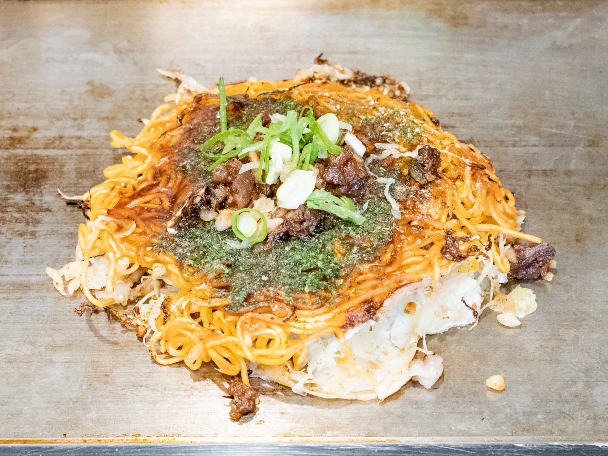 大地の母 本庄店：牛すじ煮込み玉そば 辛麺変更 和牛牛脂トッピング
