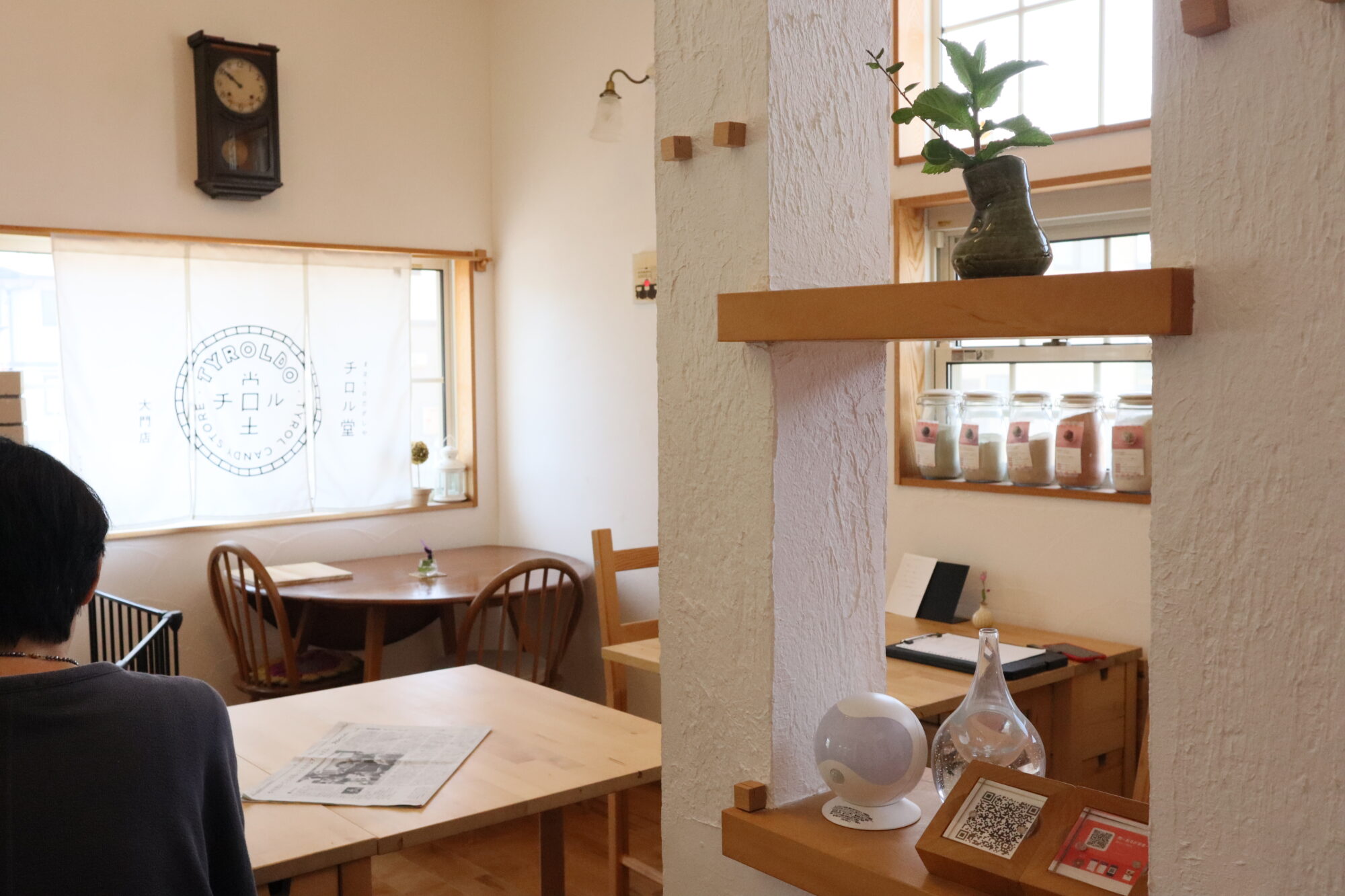 スタッフがいる店内