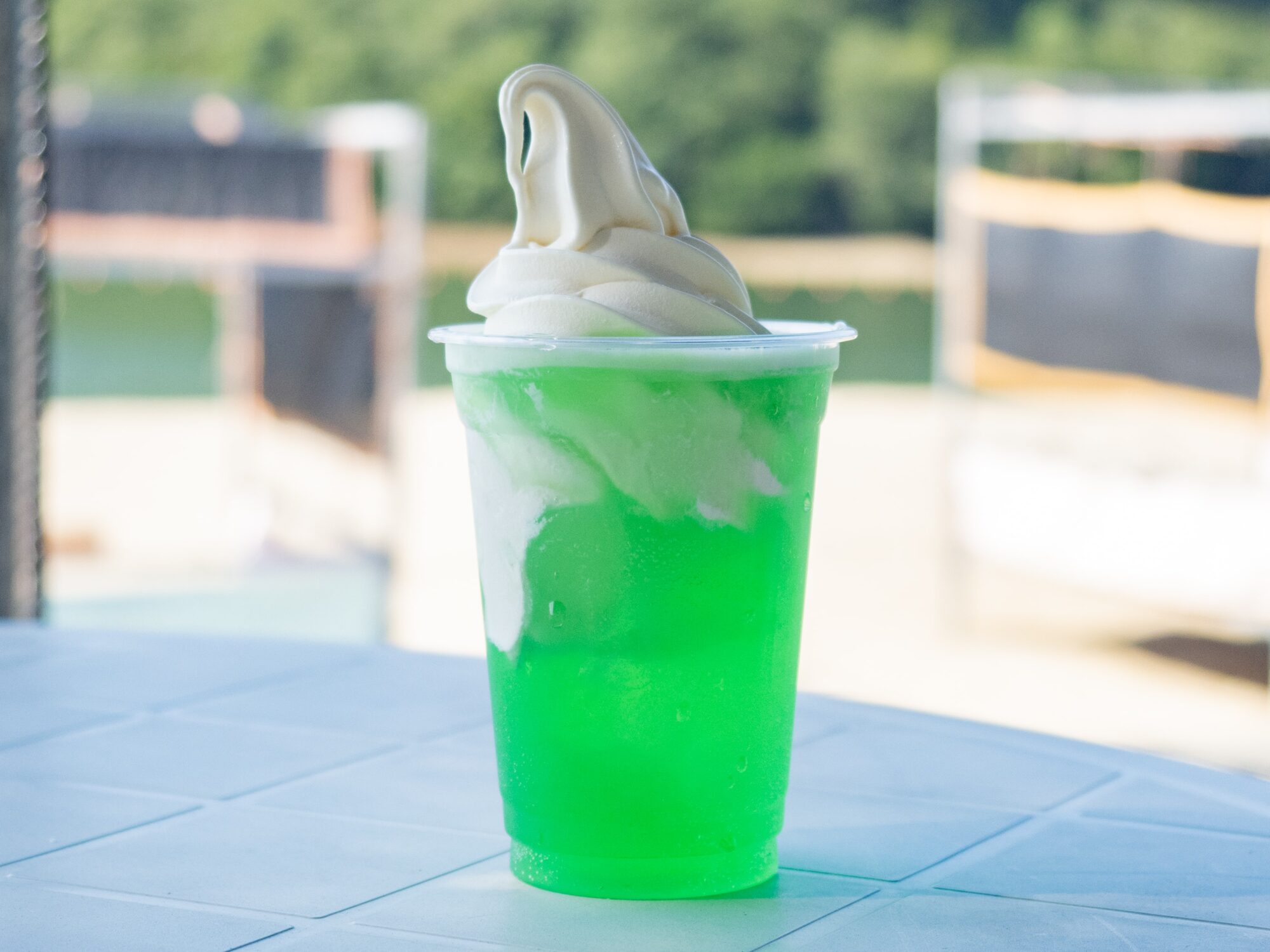 海の家 マンボーハウスの「メロンクリームソーダ」