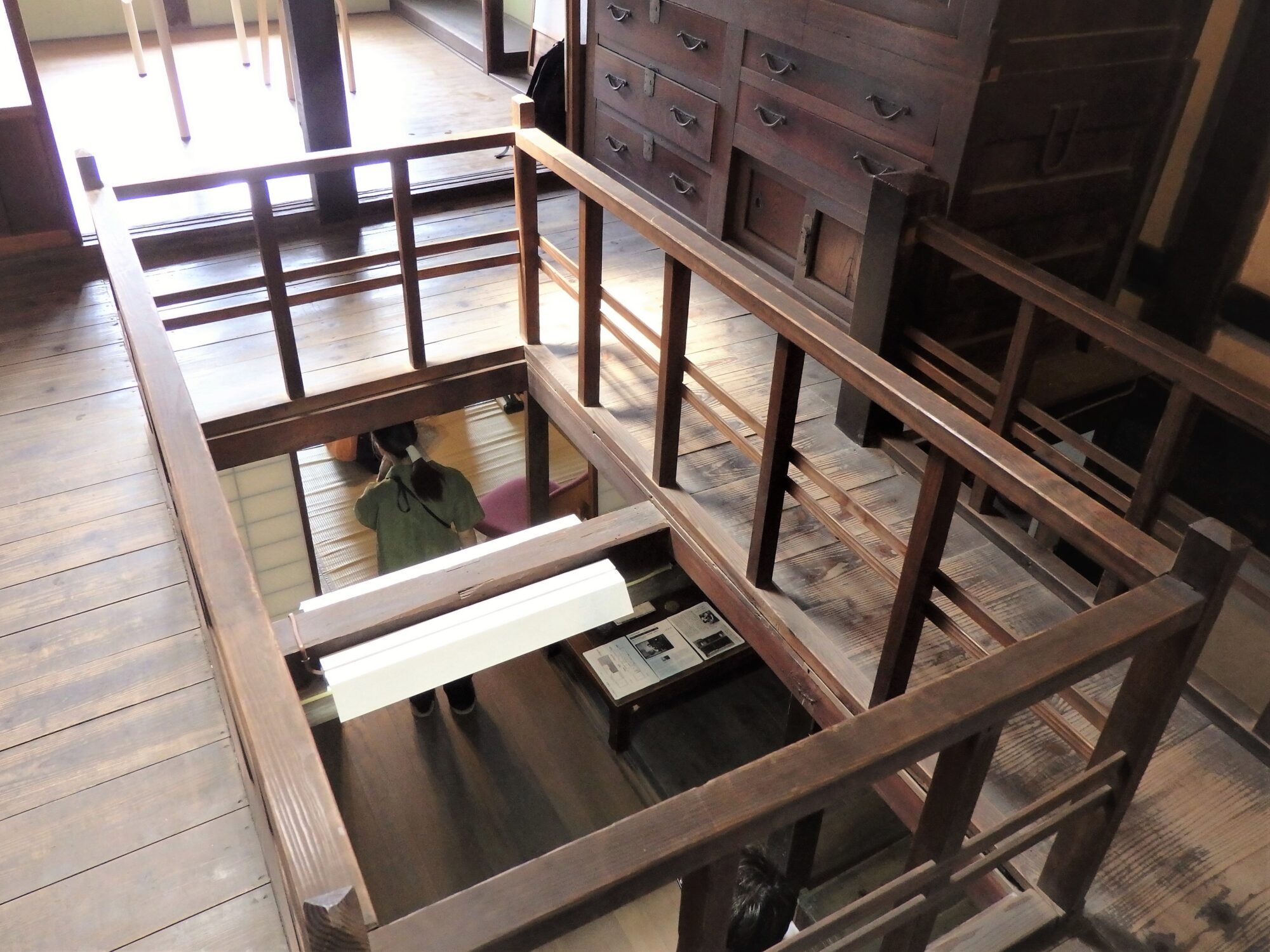 2階で生活していた居住者が必要に応じて開けたものだとか
