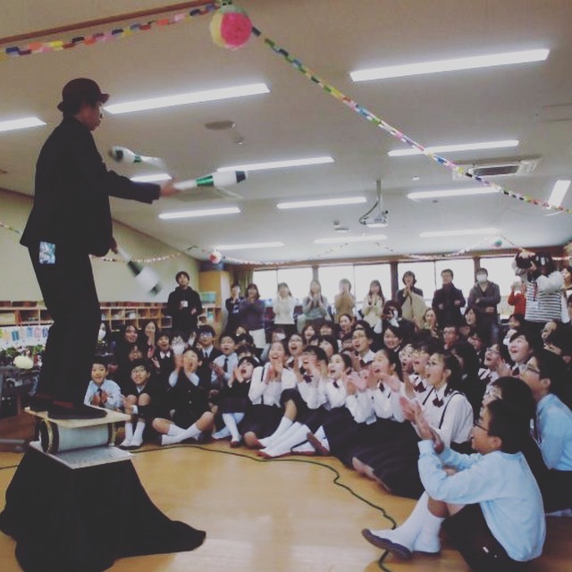 中学1年生のときにおこなったパフォーマンスのようす　写真提供：S4（吉原颯太さん）