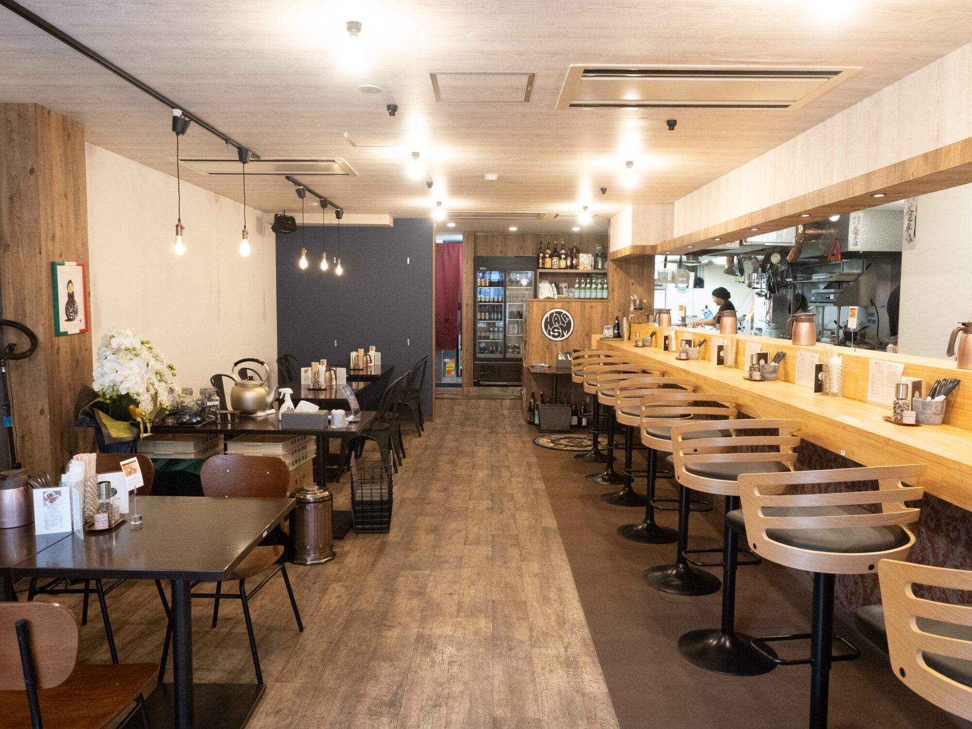 HATA ISM（ハタイズム）ラーメン：店内の様子