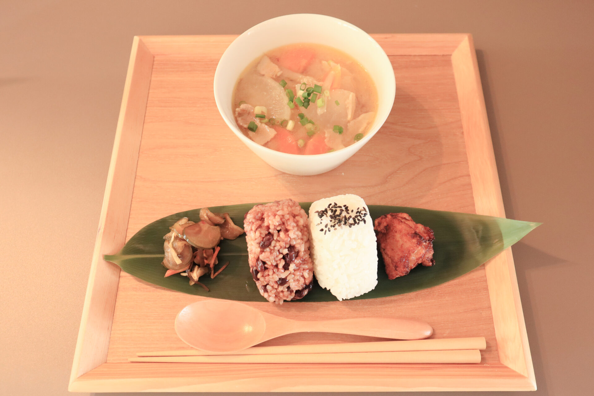 おにぎりとスープ