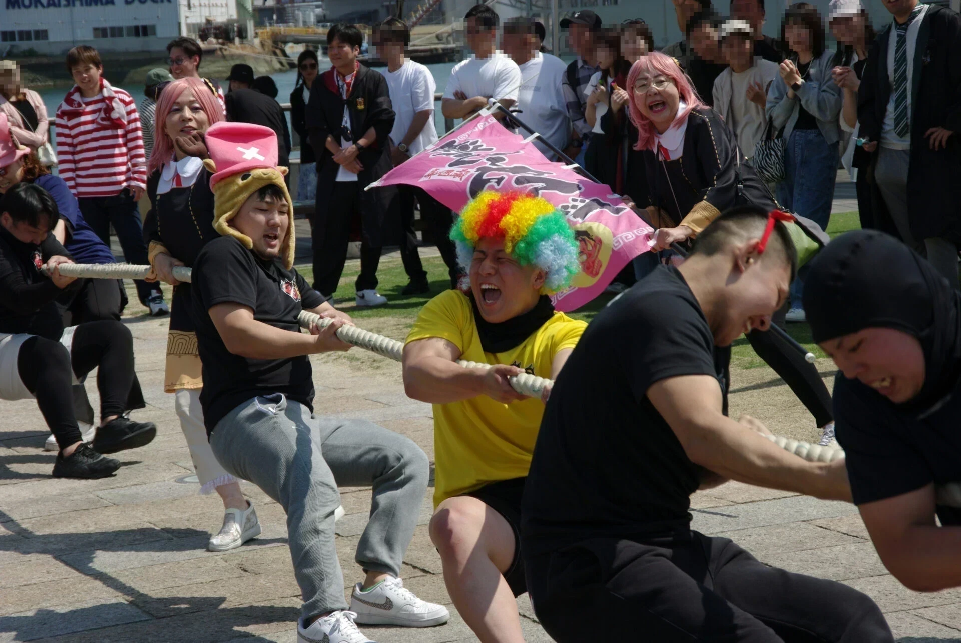 仮装・コスプレ綱引き大会（2024年6月1日開催）～ 姿は珍妙だが勝負は真剣。初夏の尾道で熱戦が繰り広げられる！
