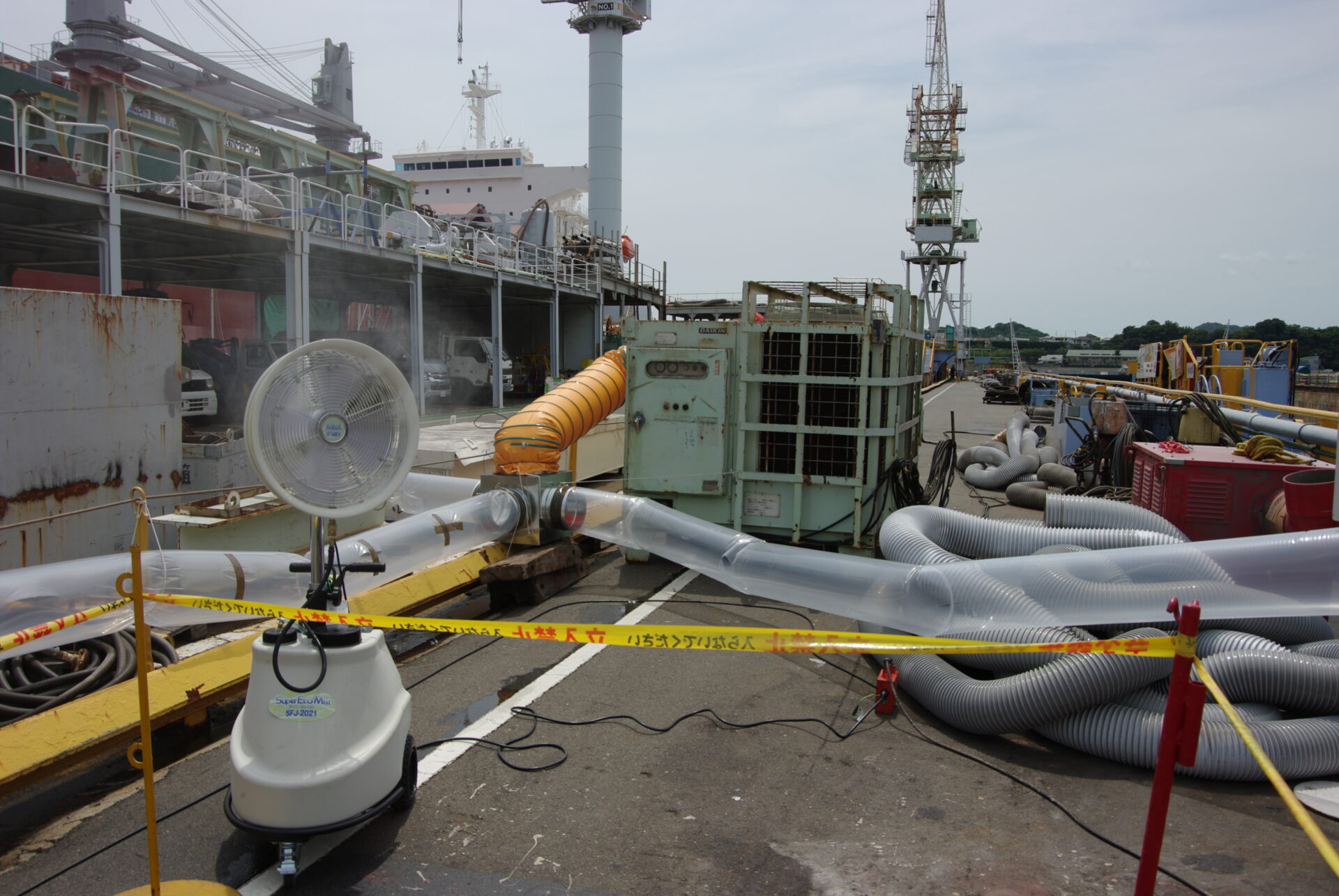 見学場所にミスト扇風機はあるものの焼け石に水でした…