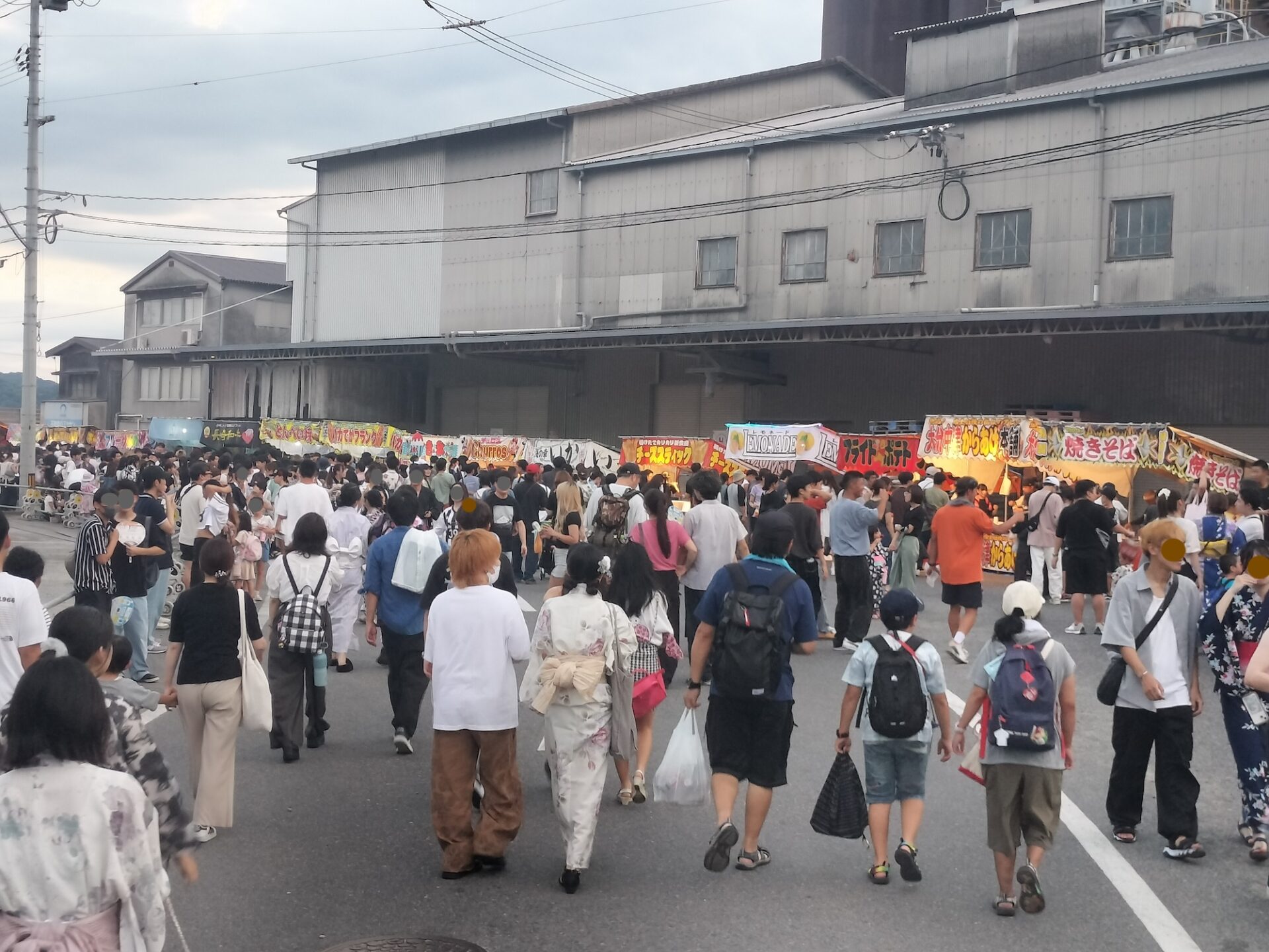 屋台前の行列