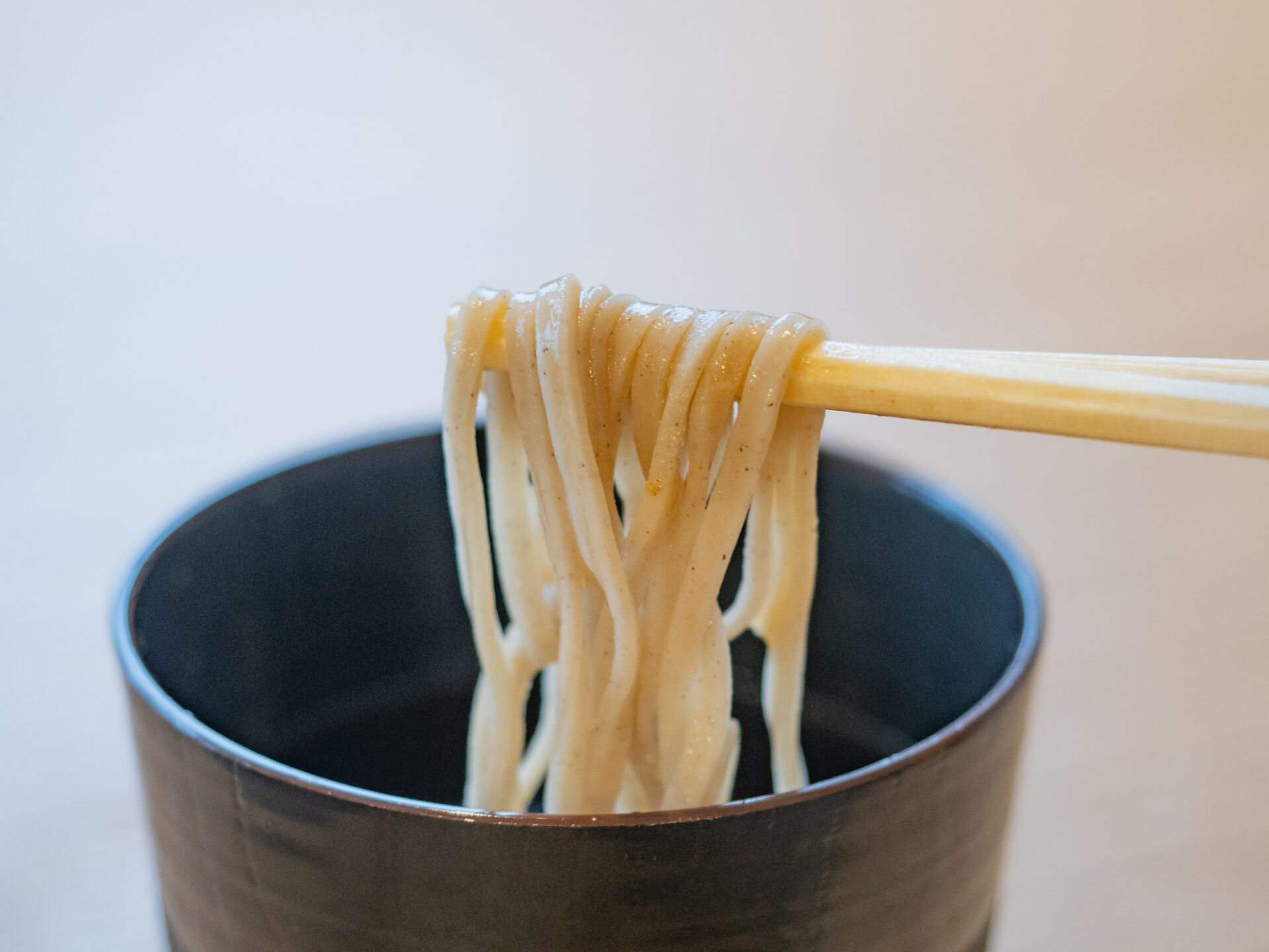 弥七:肉つけそば(1玉) 冷
