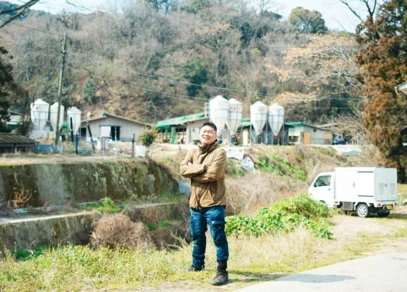 横島ファーム 〜 銀行員からの転身！同級生の親の事業を引き継いだ守りたい味「うつみ潮風豚」