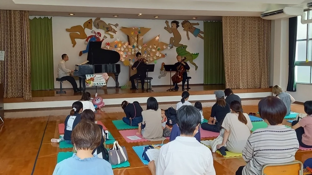 未就学児も参加できる母と子特別公演のようす(画像提供:『し・ま・の・音楽祭』実行委員会)