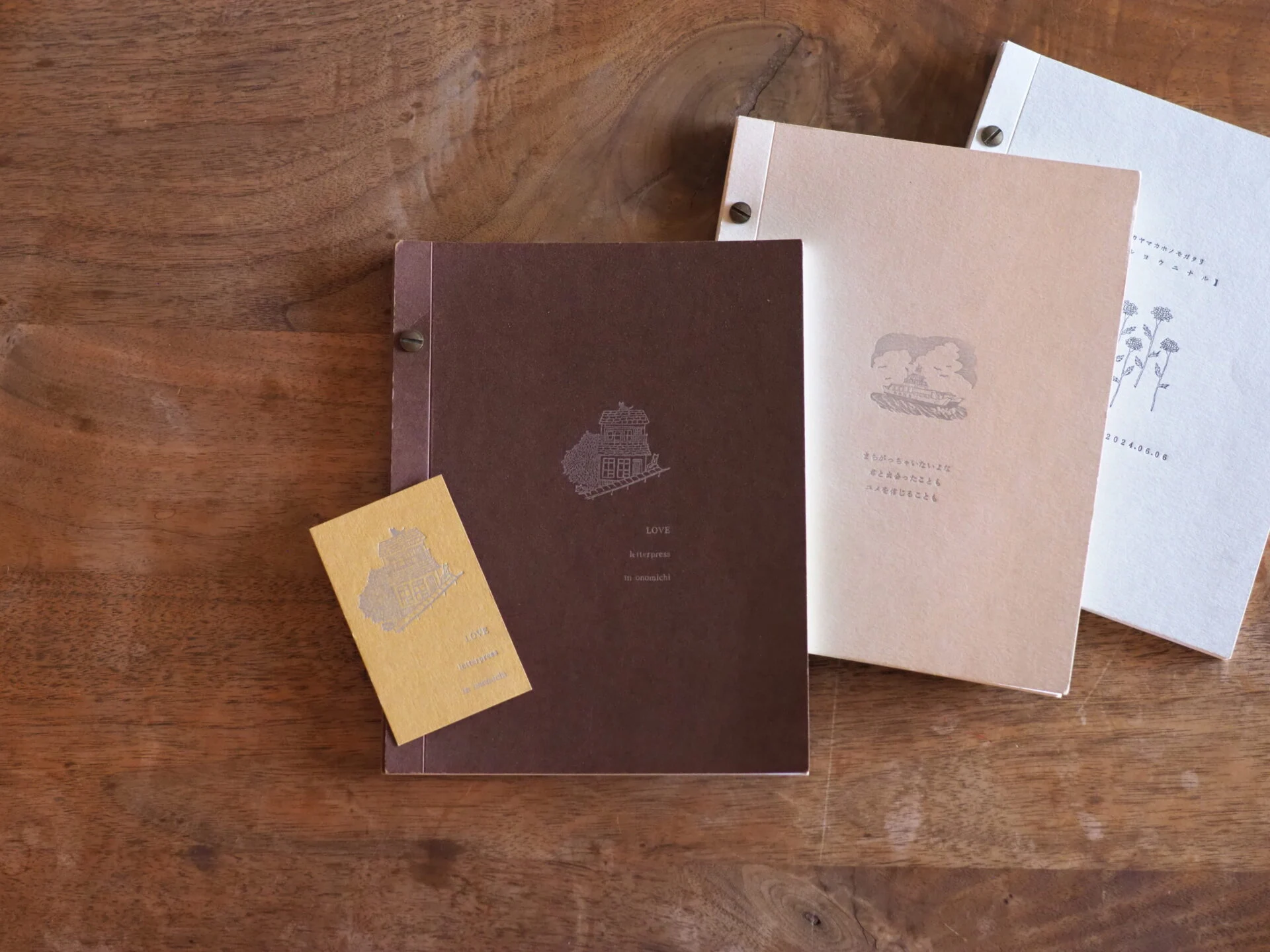 上級編のカードとノート（画像提供：活版カムパネルラ）