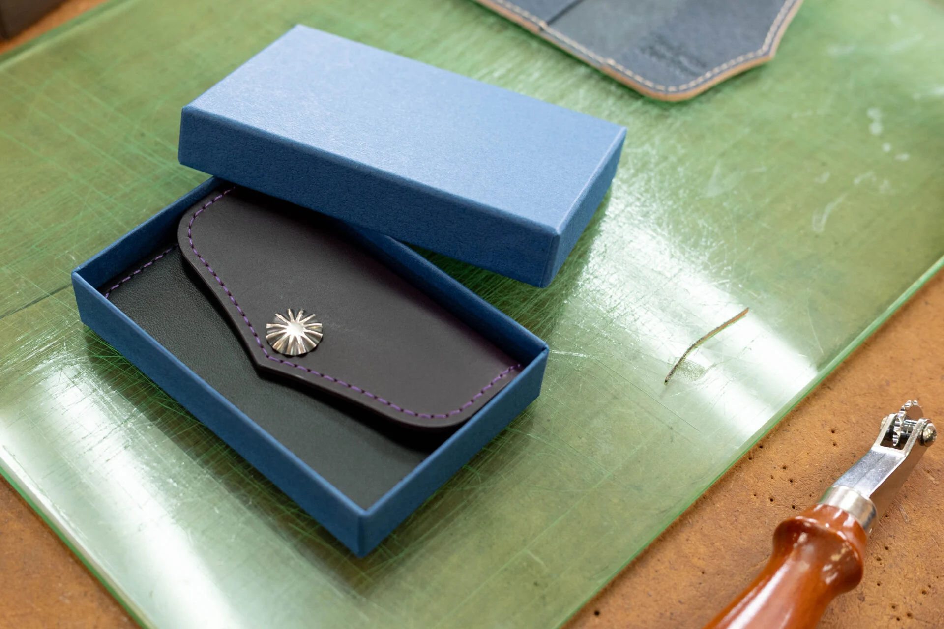 ぴったりサイズの箱が用意されている