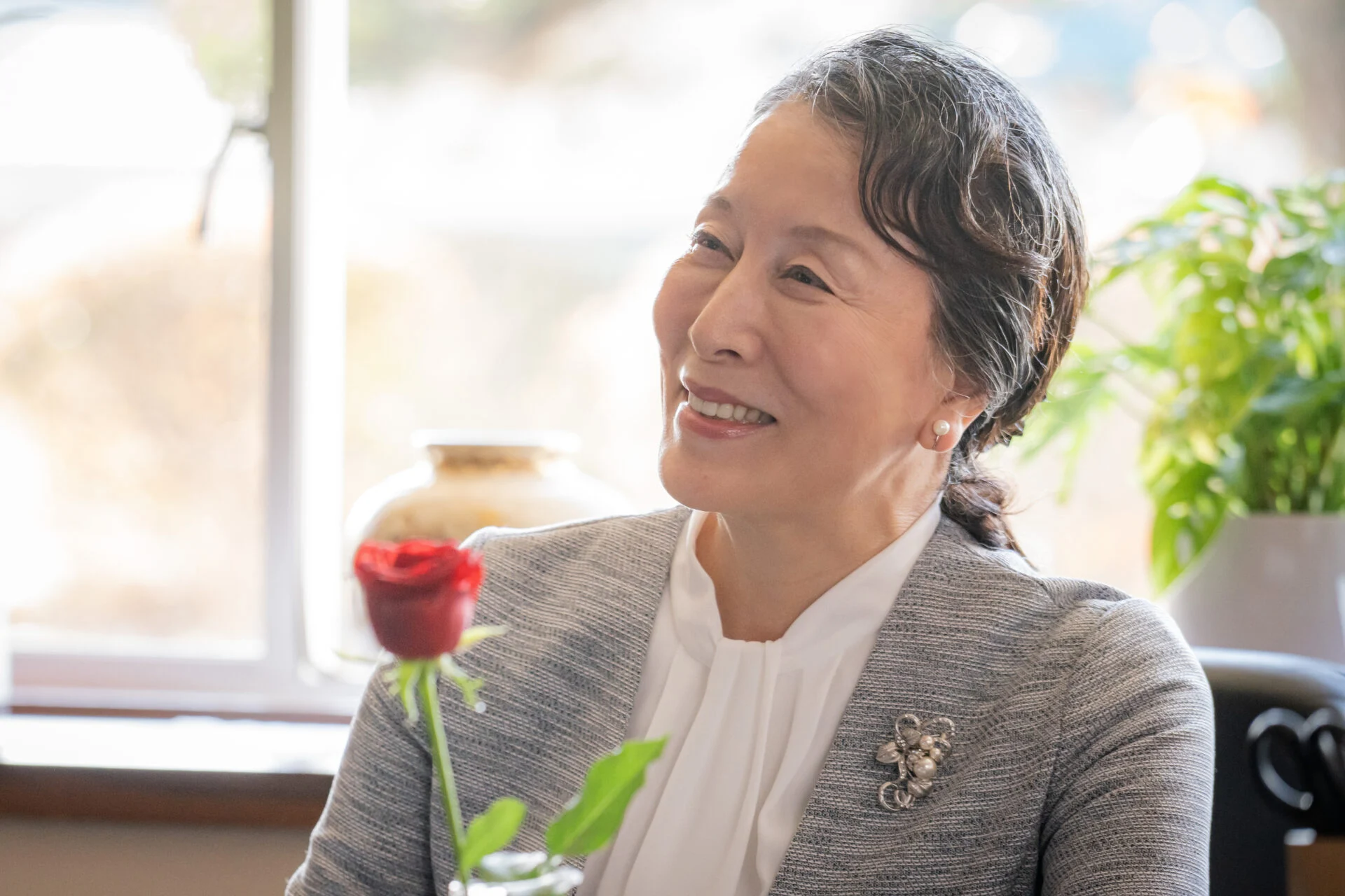 校長役の高畑淳子さん（画像提供：海と空キネマ）