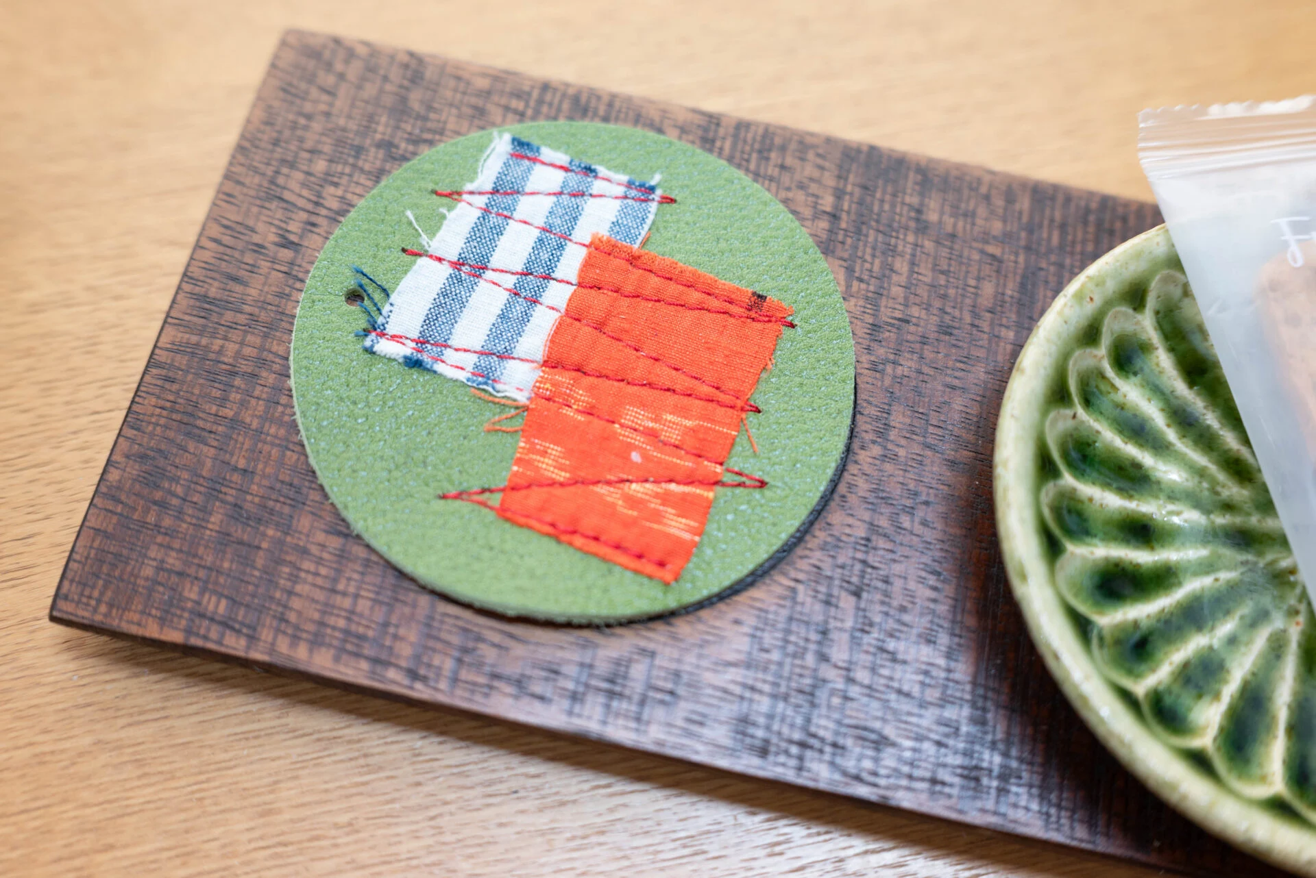 備後絣の端切れを利用したコースター