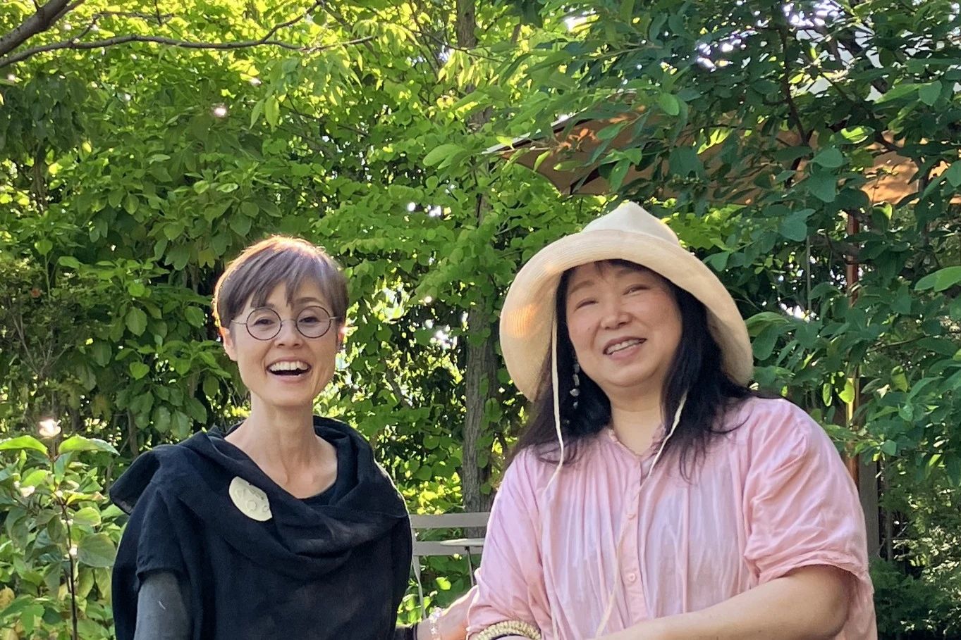 インタビュー後の瑞枝さん（左）と翆さん（右）